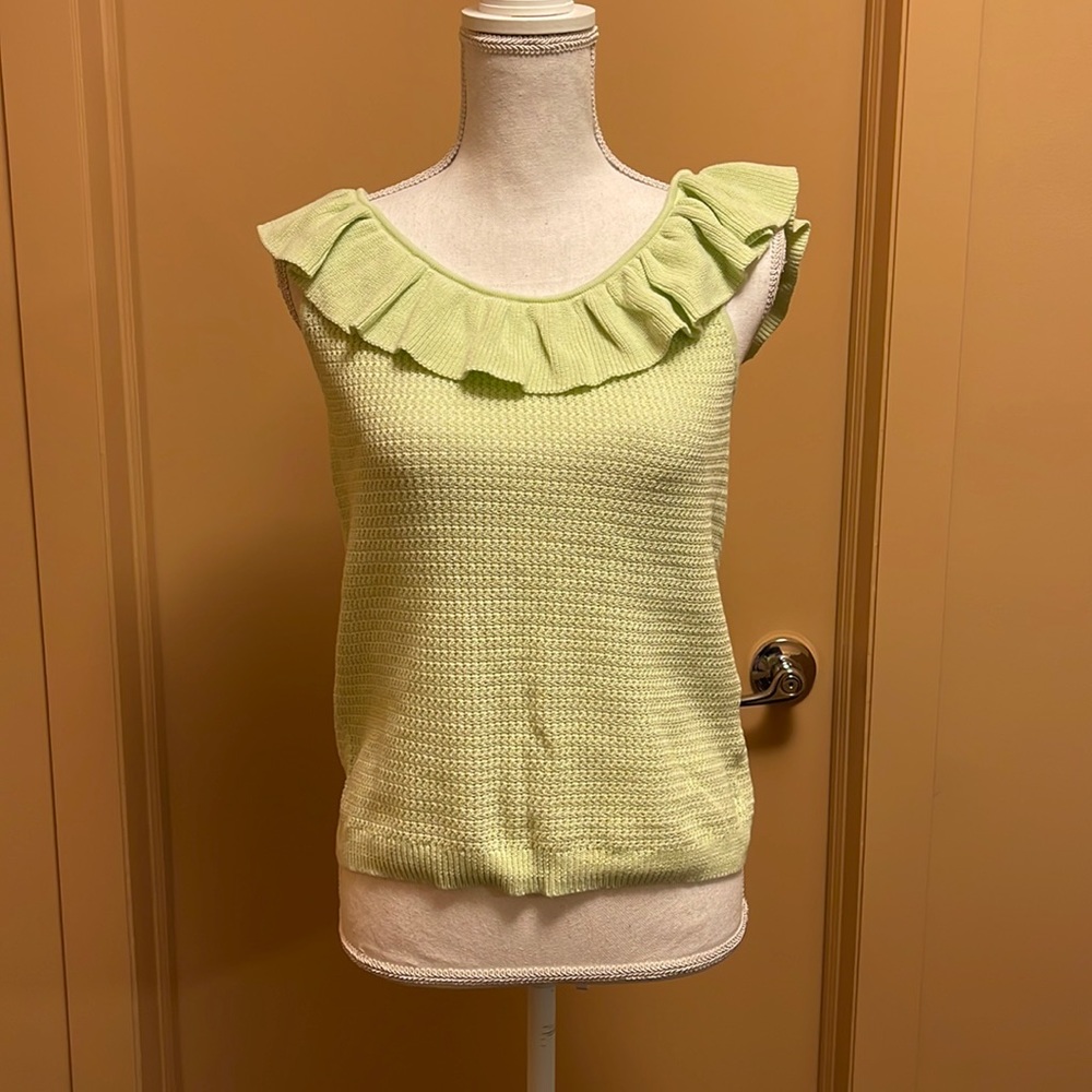 Scoop women’s ruffle neckline sweater tank, size medium, 8 to 10. BNWT